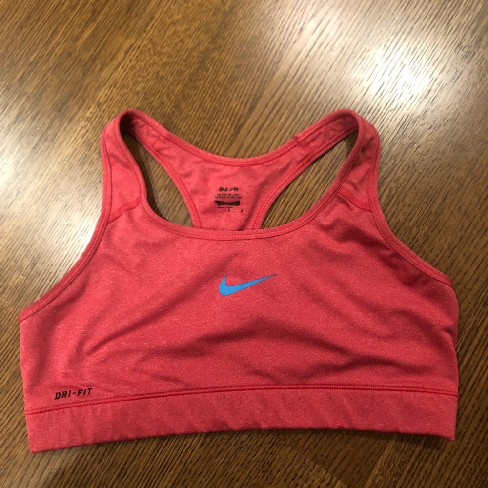 sports bra